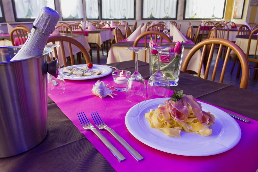 Hotel La Fenice Lignano Sabbiadoro Dış mekan fotoğraf