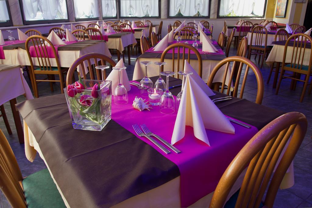 Hotel La Fenice Lignano Sabbiadoro Dış mekan fotoğraf